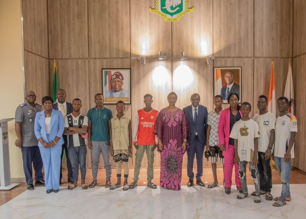 Côte d’Ivoire-AIP/ Solidarité renforcée pour le rapatriement de jeunes ivoiriens victimes d’escroquerie au Nigeria