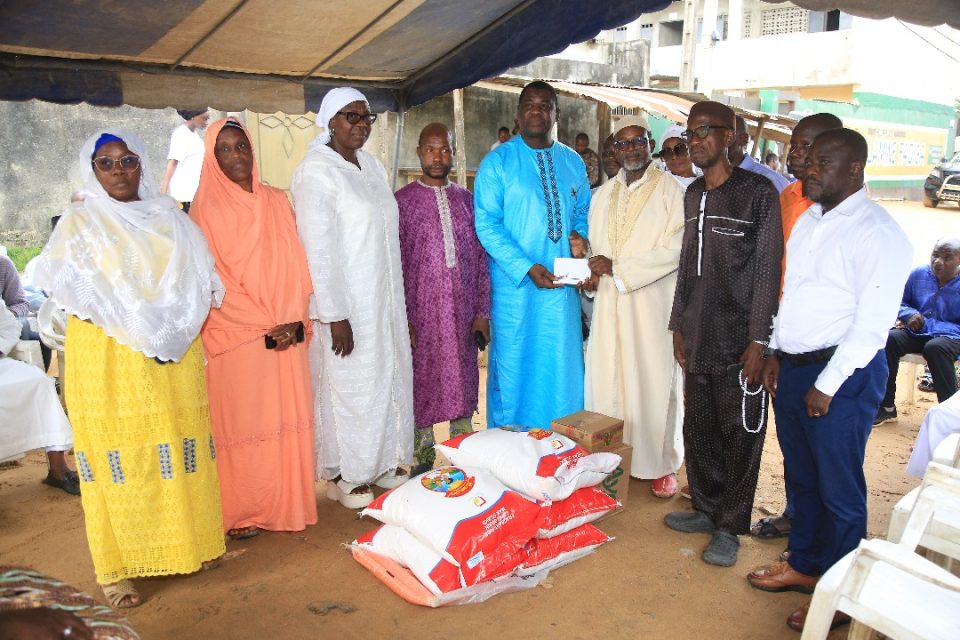 Côte d’Ivoire-AIP/ La mairie d’Abobo témoigne de la solidarité à une famille sinistrée