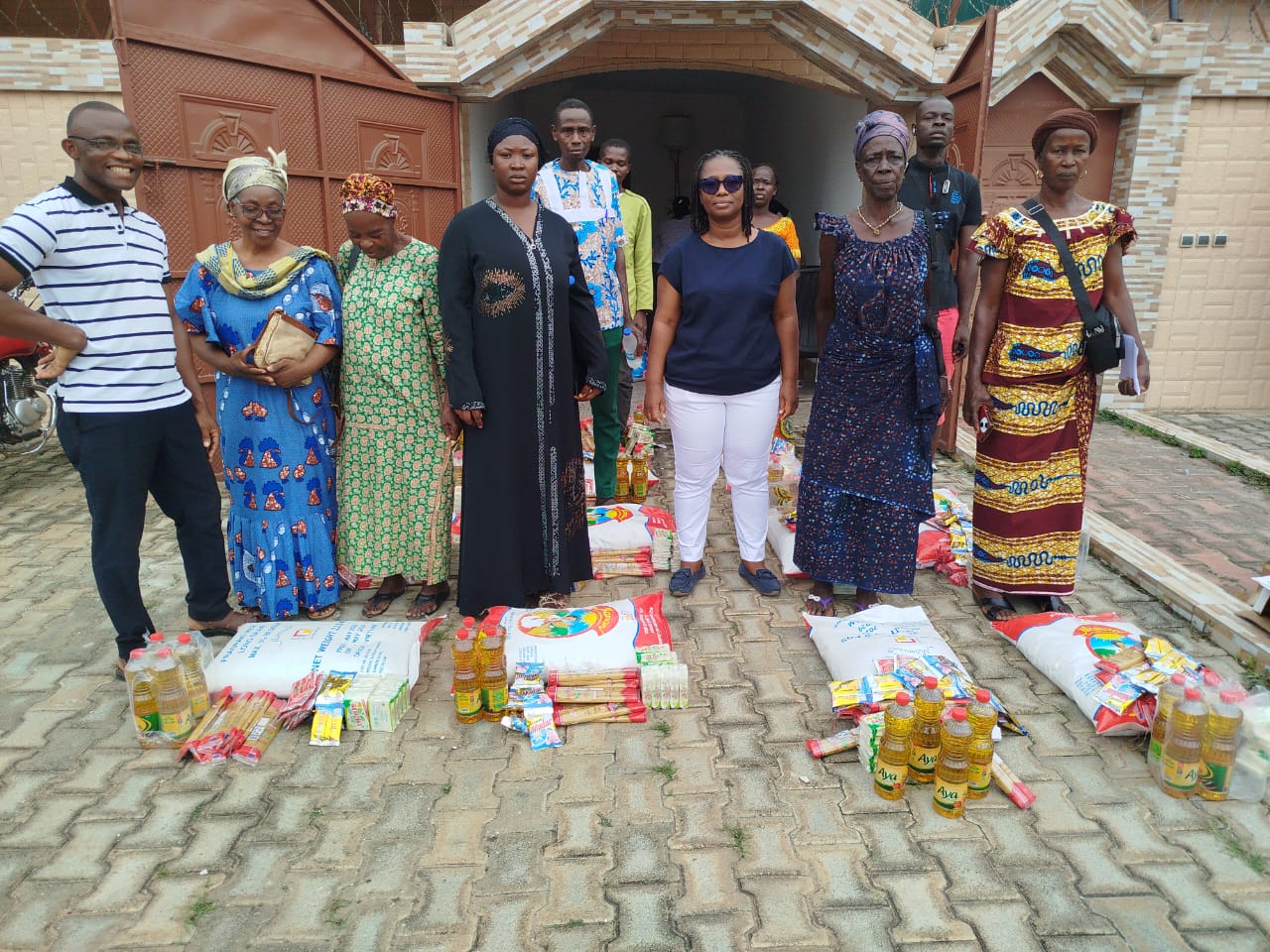 Côte d’Ivoire -AIP/40 ménages vulnérables bénéficient de kits alimentaires et d’une sensibilisation à l’épargne dans le Bélier