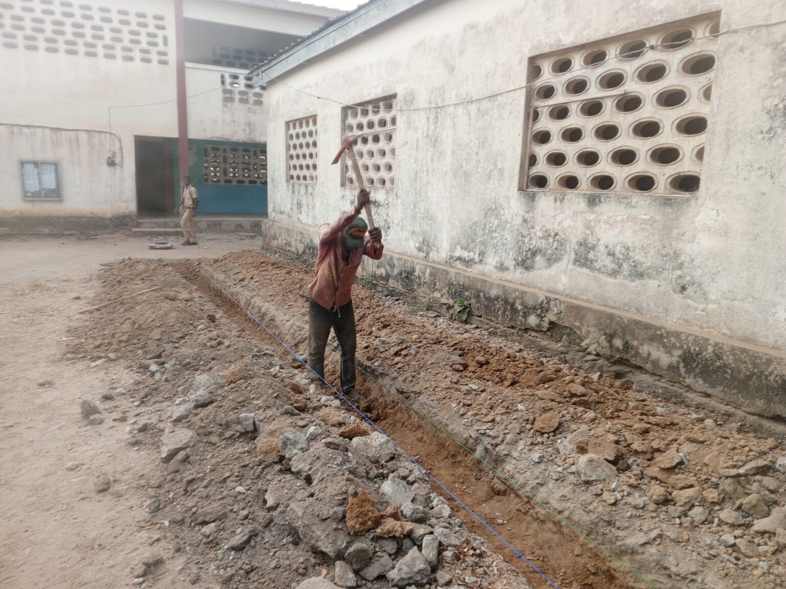 Côté d’Ivoire-AIP/ Un bâtiment de quatre classes en construction pour renforcer les capacités d’accueil du lycée moderne 2 d’Adzopé