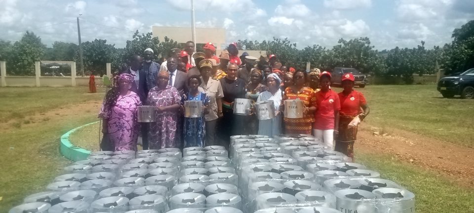 Côte d’Ivoire-AIP/ 300 foyers améliorés distribués à des ménages à Akoupé pour promouvoir la cuisson propre