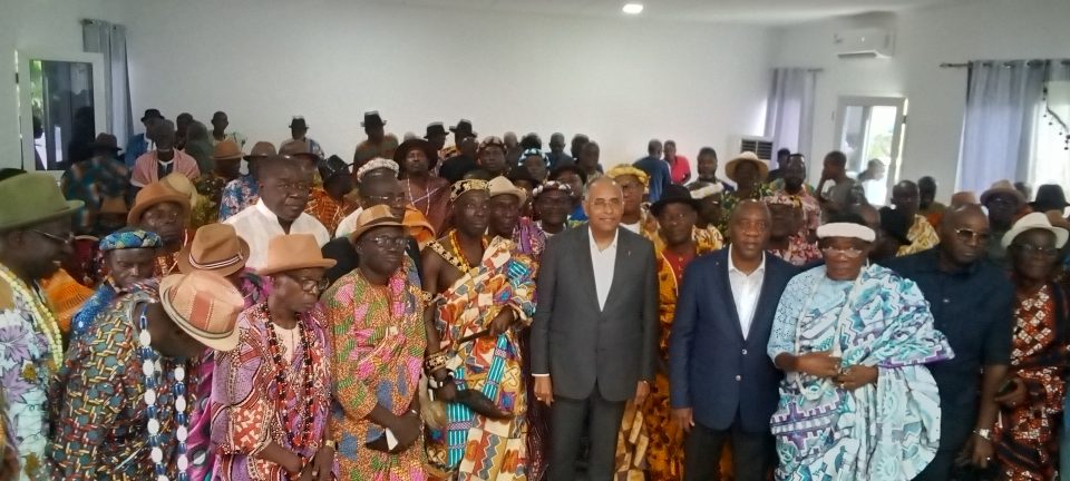 Côte d’Ivoire-AIP/ Patrick Achi exprime sa reconnaissance aux chefs traditionnels du département d’Akoupé