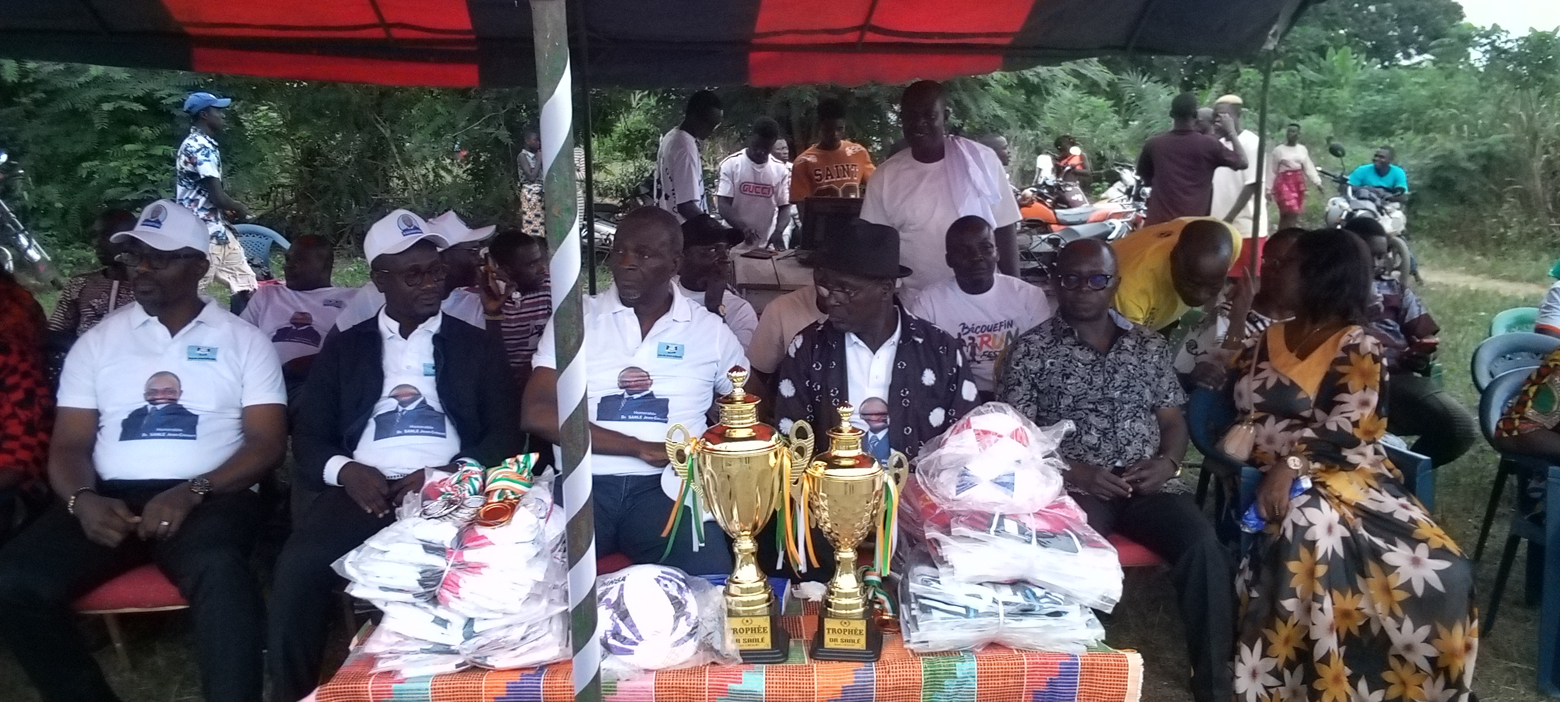 Côte d’Ivoire – AIP /Les vainqueurs du tournoi de la reconnaissance de Bécouéfin récompensés
