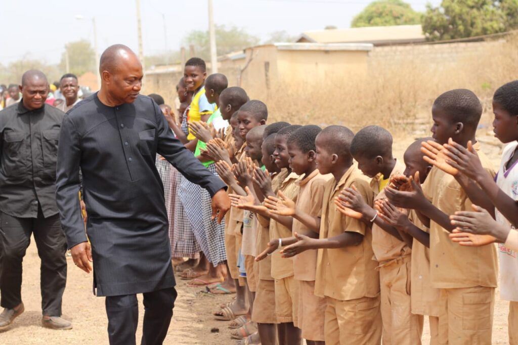 Côte d’Ivoire-AIP/ Le maire de M’Bengué s’engage contre les grossesses en milieu scolaire