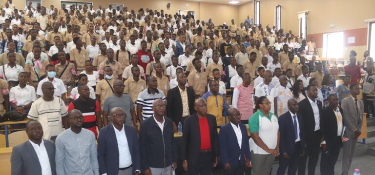 Côte d’Ivoire – AIP/ Les meilleurs élèves des lycées modernes 1 et 2 en visite d’ immersion à l’université de Bondoukou