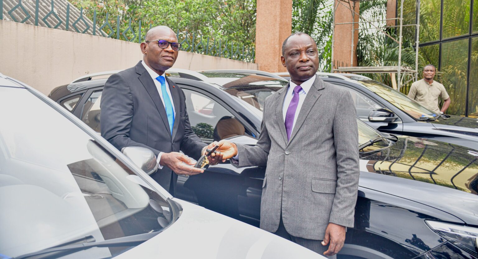 Côte d’Ivoire-AIP/ Le ministère des sports renforce les capacités opérationnelles de ses services avec sept nouveaux véhicules