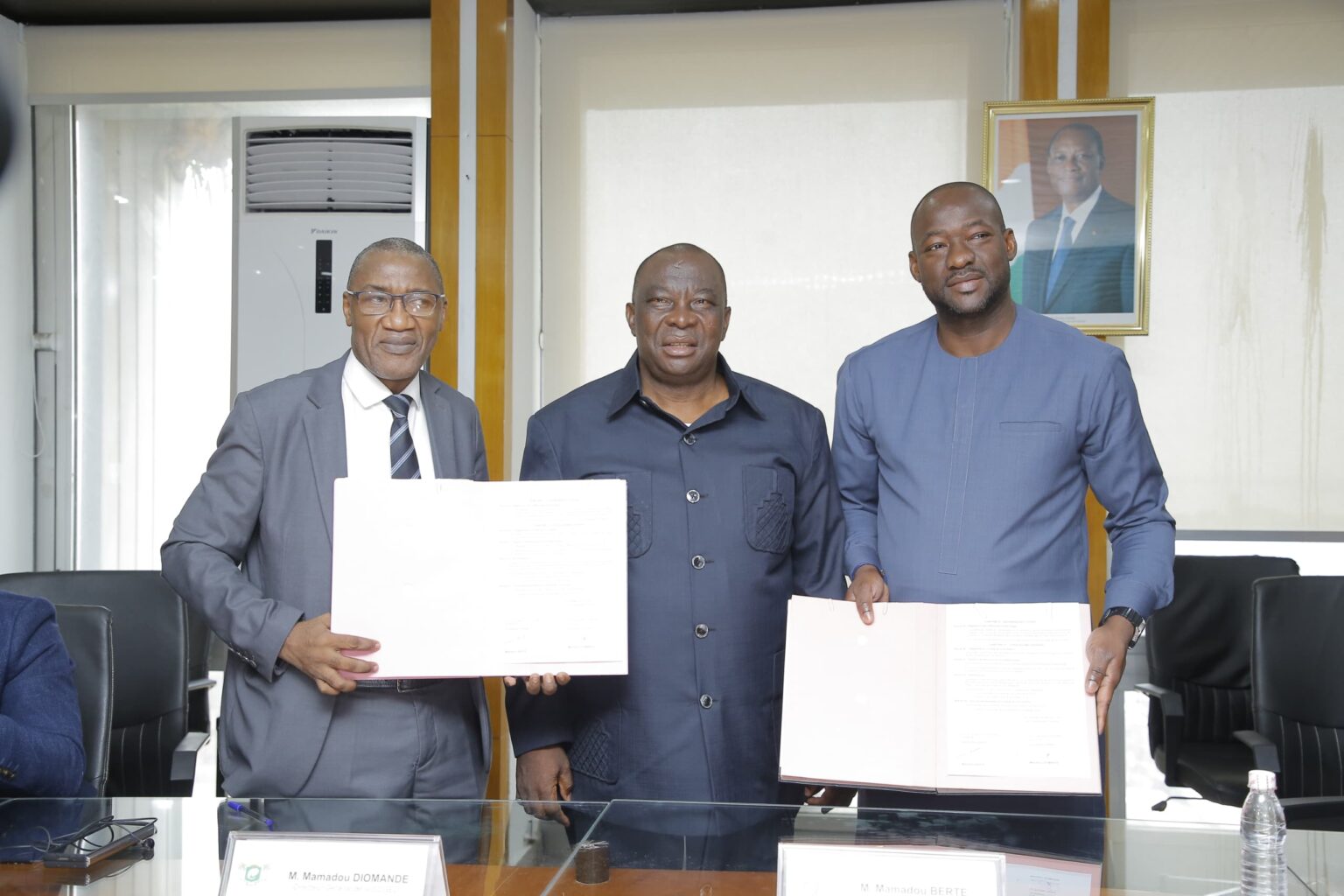 Côte d’Ivoire-AIP : Le Conseil du Coton et de l’Anacarde et l’AGEDI s’accordent sur la gestion de trois zones agro-industrielles dédiées à la noix de cajou