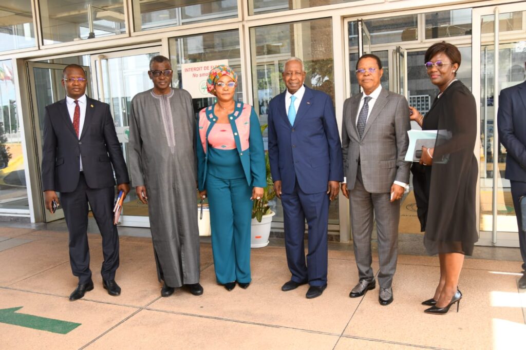 Côte d’Ivoire-AIP/L’association des Médiateurs de l’UEMOA présentée aux responsables de la BAD