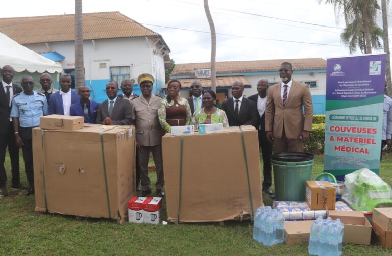 Côte d’Ivoire-AIP/ L’ordre des pharmaciens offre deux couveuses au service néonatologie du CHR de Gagnoa