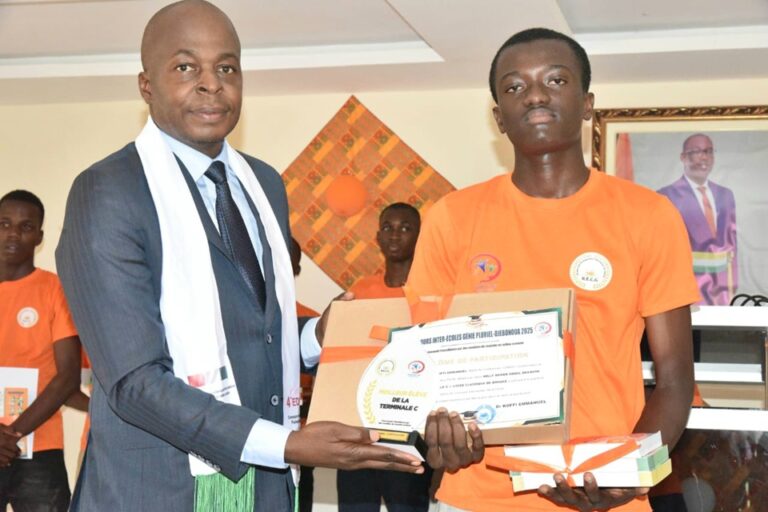 Côte d’Ivoire-AIP/ 12 lauréats récompensés à la 4e édition du concours inter-écoles « Génie-Pluriel » à Djébonoua