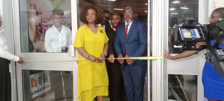 AIP/ La 2e édition du Salon médical et pharmaceutique de Côte d’Ivoire planche sur la régulation pour un système de santé fiable et inclusif