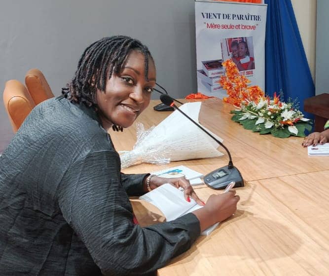 Côte d’Ivoire-AIP/ L’écrivaine Ange Koffa dédicace un livre pour partager sa résilience et booster les mères seules