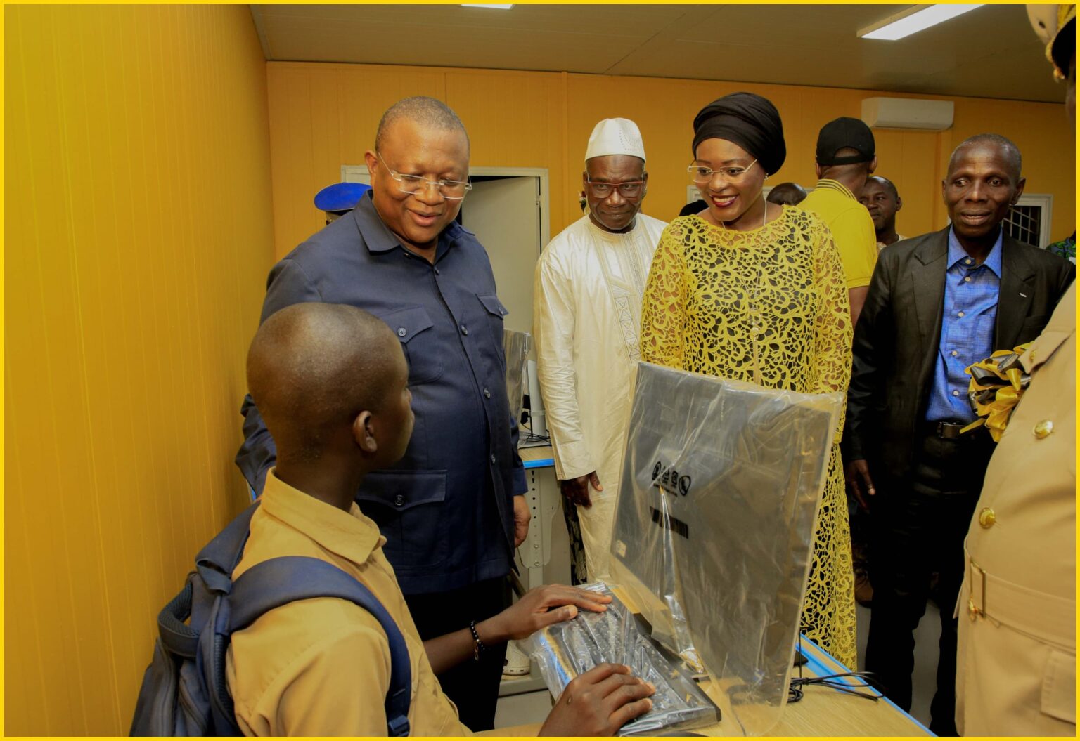 Côte d’Ivoire – AIP/ Une Fondation équipe le collège Amadou Gon Coulibaly de Koni d’une salle multimédia moderne