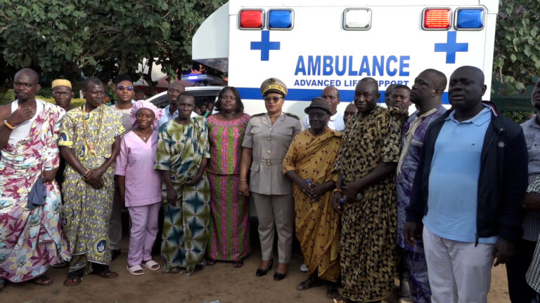 Côte d’Ivoire-AIP / Une ambulance neuve et des dépistages sanitaires gratuits pour les femmes à Aboucarrefour (Etuéboué)