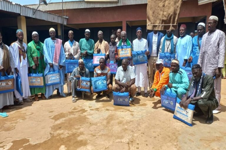 Côte d’Ivoire-AIP/ Les guides religieux et les chefs traditionnels de Madinani reçoivent un soutien pour la Tabaski