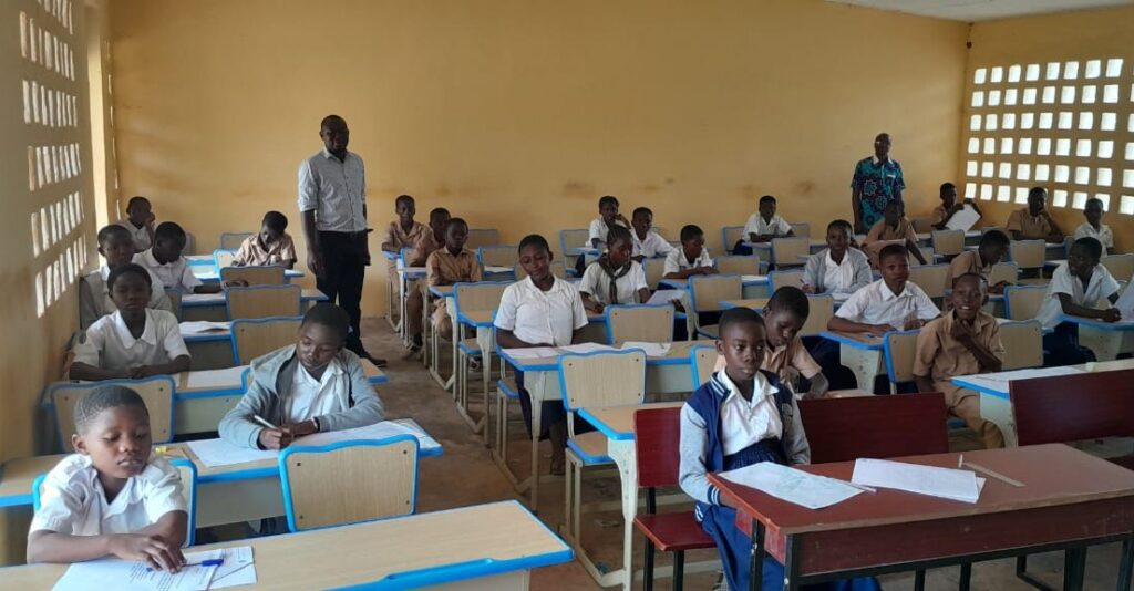 Côte d’Ivoire – AIP / Plus de 1 400 élèves participent à la Journée régionale de l’excellence à Daoukro