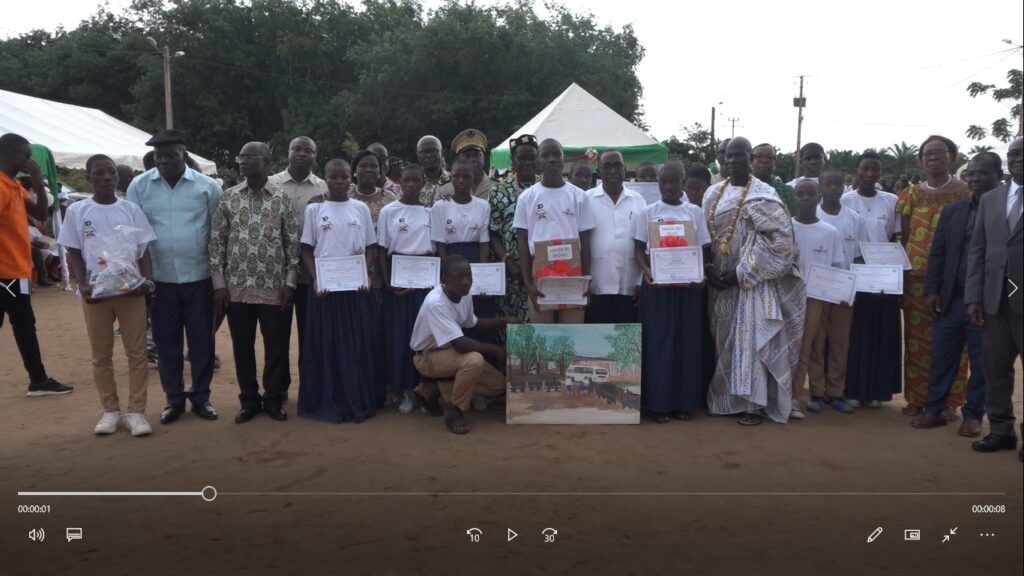 Côte d’Ivoire – AIP / Dr Aka Aouélé célèbre l’excellence scolaire et réaffirme que « l’école change les vies, transforme les destins et donne des repères » à Adjouan