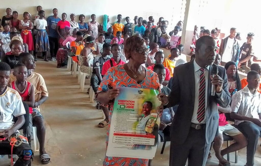 Côte d’Ivoire – AIP / Parents et élèves de Prikro sensibilisés sur les affectations et orientations en ligne