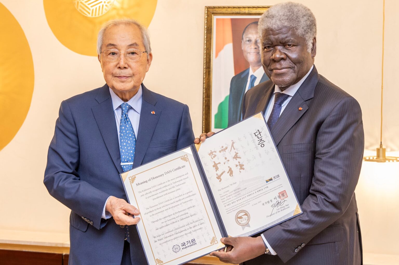 Côte d’Ivoire-AIP / Le PM Beugré Mambé élevé au grade honorifique de ceinture noire 7è dan par l’Académie mondiale de taekwondo