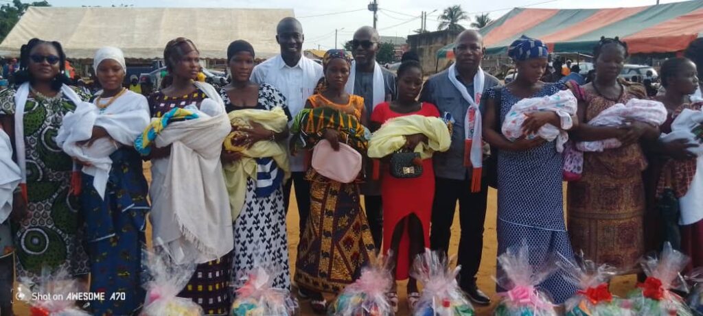 Côte d’Ivoire – AIP / Vingt couples et 230 mères honorés à Mouyassué