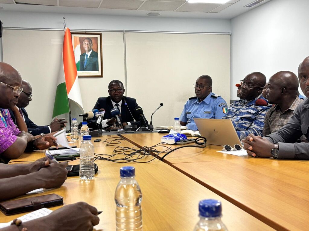 Côte d’Ivoire-AIP/ Sécurité routière: Le ministère des Transports appelle à une vigilance collective après l’accident mortel sur l’axe Yopougon-Adjamé