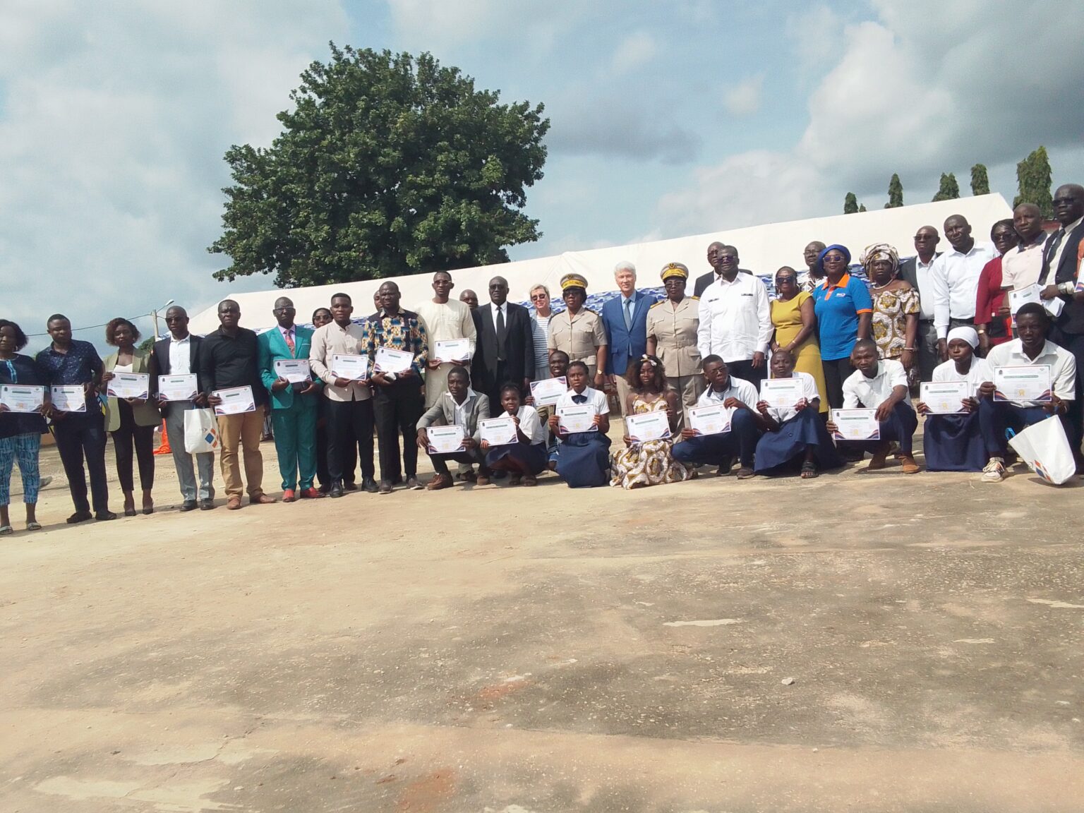 Côte d’Ivoire-AIP/ L’opérateur de téléphonie Moov équipe le lycée professionnel de la céramique et de la décoration de Katiola