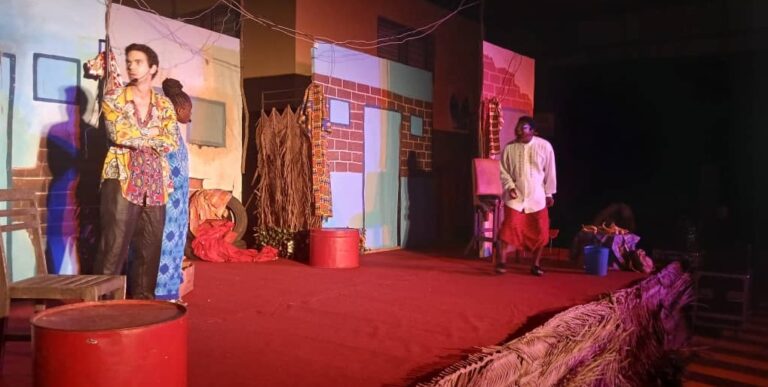 Côte d’Ivoire-AIP/ Une société offre une adaptation théâtrale de « L’Avare » de Molière à ses travailleurs à Tiassalé