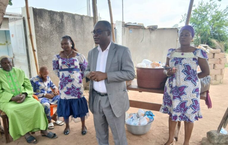 Côte d’Ivoire-AIP / Le directeur régional de la Protection sociale du Gontougo salue la résilience des » AVEC » du quartier Donzosso à Bondoukou