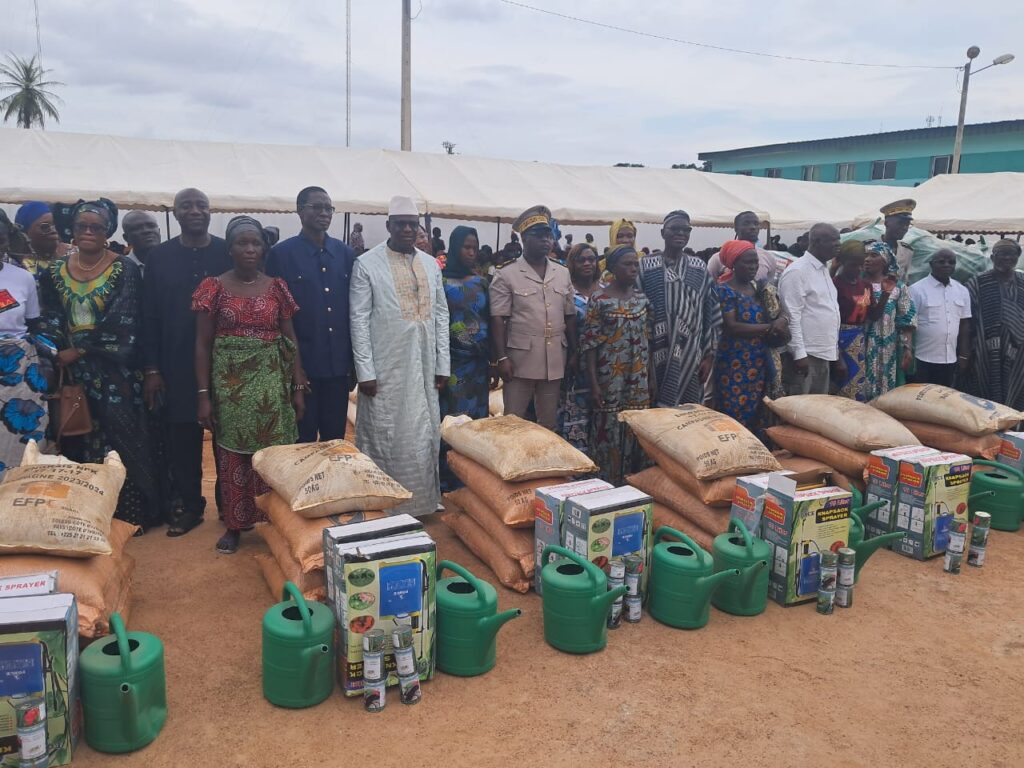 Côte d’Ivoire-AIP/ Plus de 33 tonnes d’engrais et de semences distribuées à des associations de femmes à Korhogo