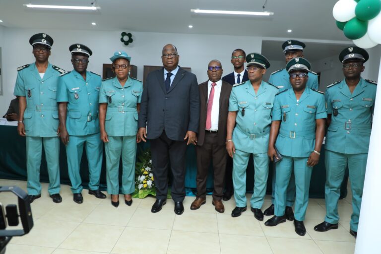 Côte d’Ivoire-AIP/ Des équipements d’une valeur de 91 millions de F CFA pour soutenir la reforestation autour du parc national de Taï