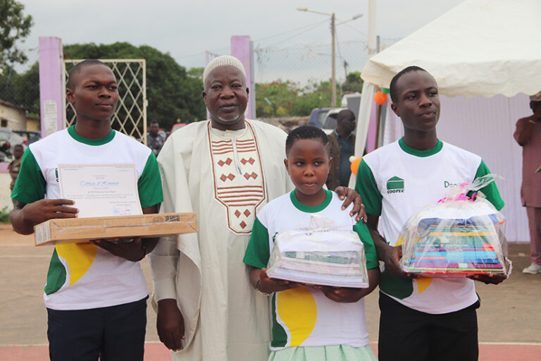 Côte d’Ivoire-AIP/ Journée régionale du mérite à Bouaflé: les lauréats du BAC, du BEPC et du CEPE encouragés à persévérer