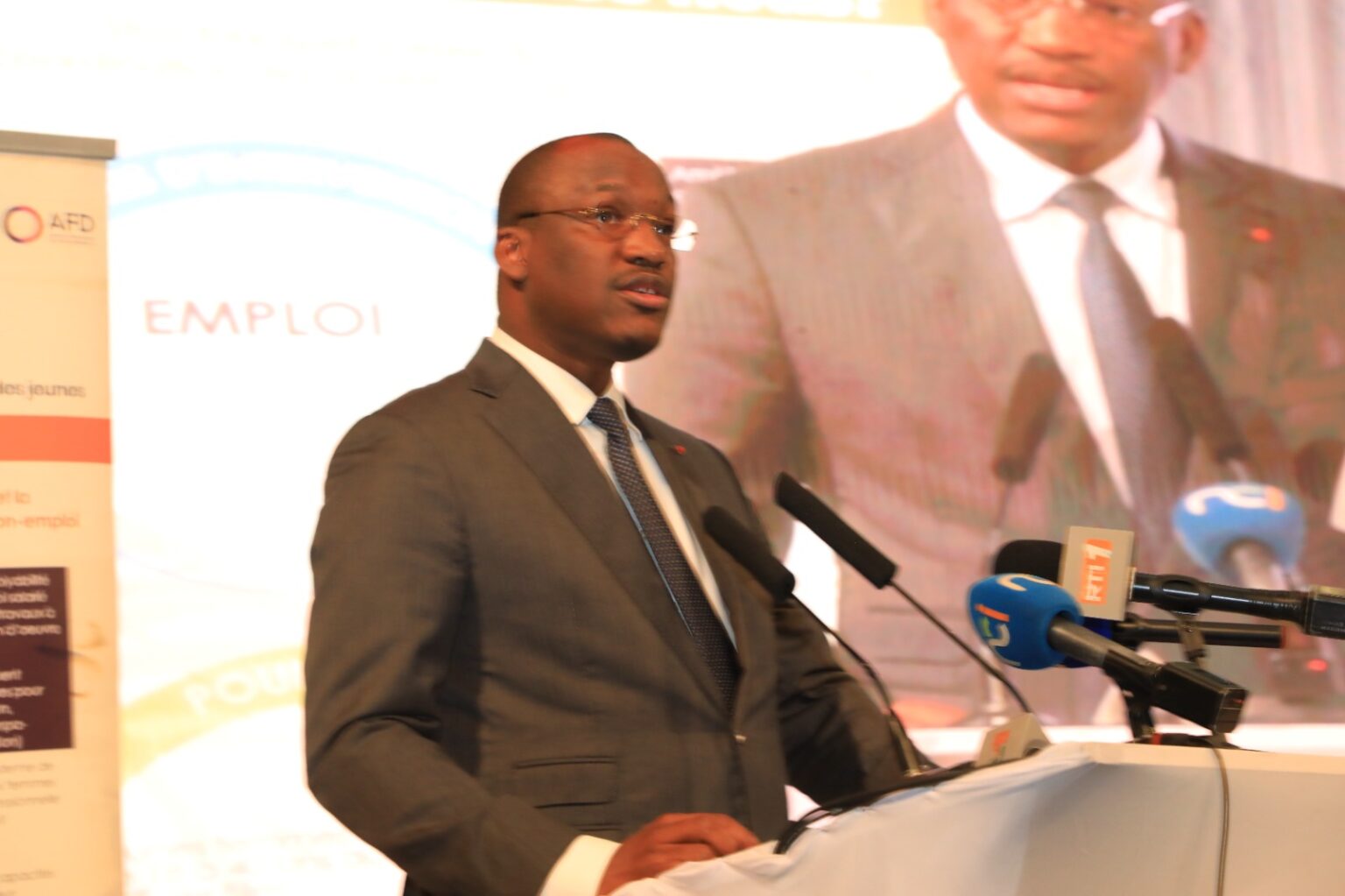 Côte d’Ivoire-AIP/ Le gouvernement annonce la formation de 45 000 jeunes aux compétences numériques et à l’entrepreneuriat vert d’ici 2027