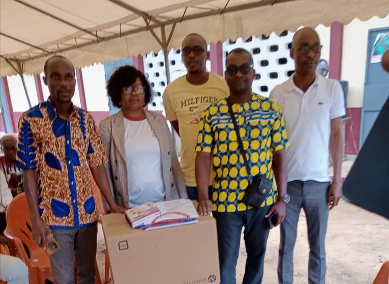 Côte d’Ivoire-AIP/ La maison JD Editions offre des équipements à des unités pédagogiques de Bonoua