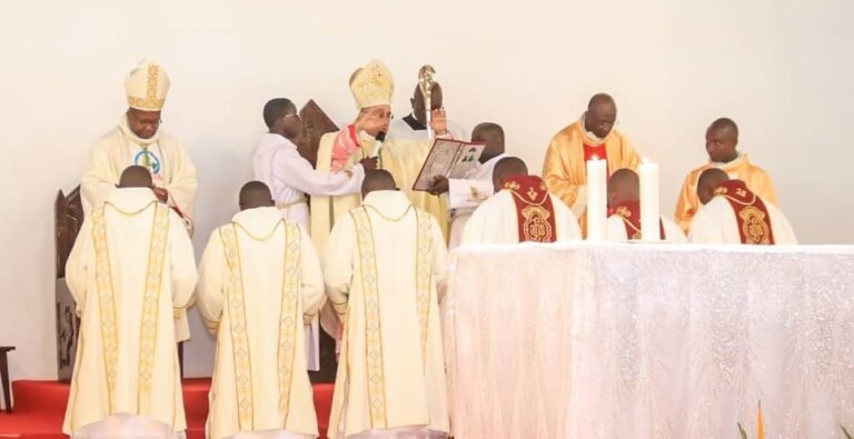 Côte d’Ivoire-AIP/ Des prêtres et diacres ordonnés à Bondoukou lors d’une messe présidée par le Nonce apostolique