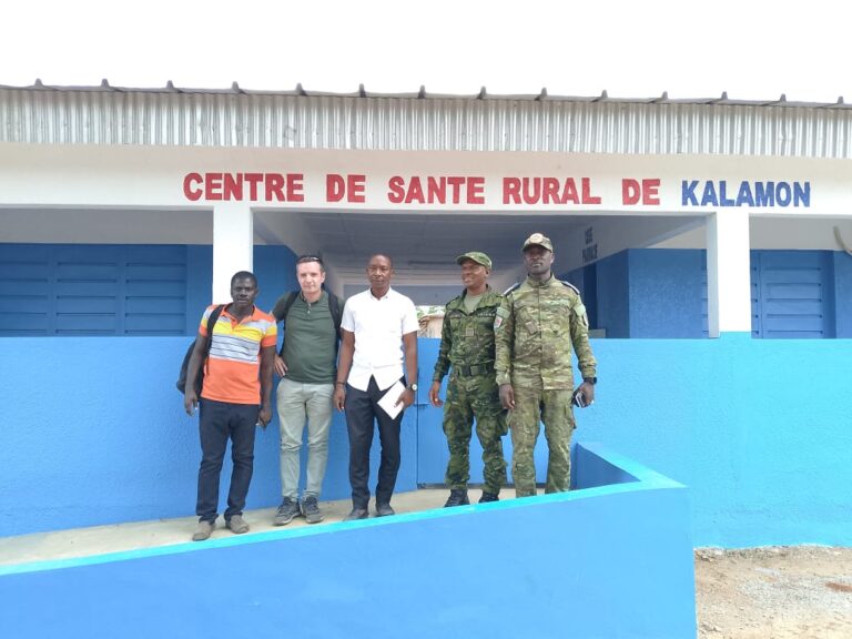 Côte d’Ivoire-AIP/Le commandant du secteur Est de Bouna visite le centre de santé de Kalamon réhabilité par l’armée