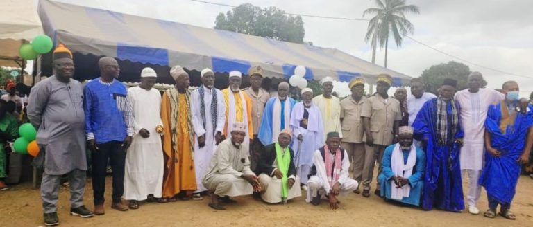 Côte d’Ivoire-AIP/ Le préfet du département de Sandégué honoré pour sa médiation dans un conflit foncier