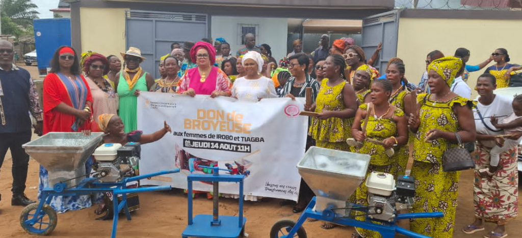 Côte d’Ivoire-AIP / Grands-Ponts : la FAPD et ses partenaires offrent deux broyeuses et une presse de manioc aux femmes d’Irobo
