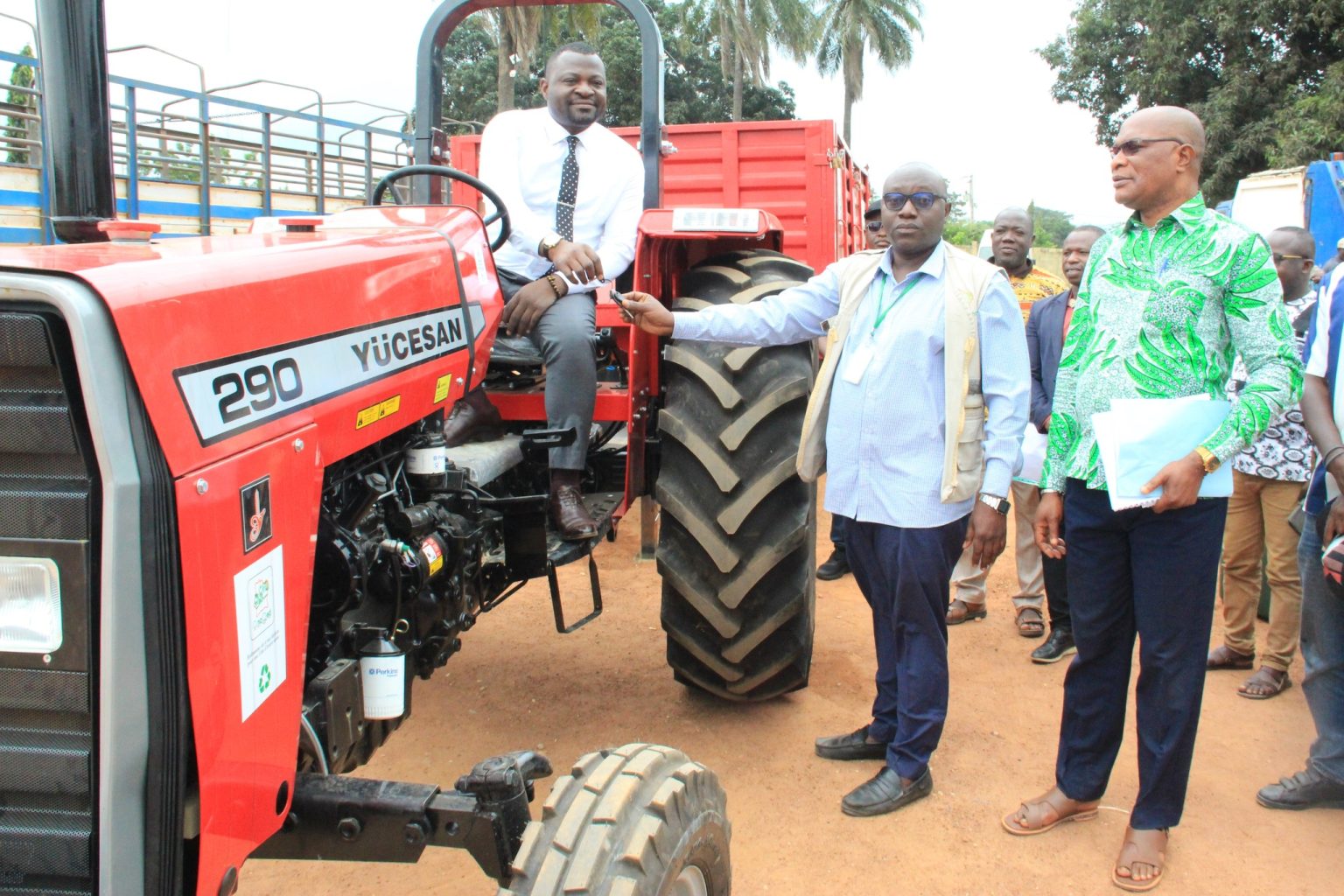 Côte d’Ivoire – AIP / L’ ANAGED offre du matériel d’assainissement à la mairie de Bondoukou