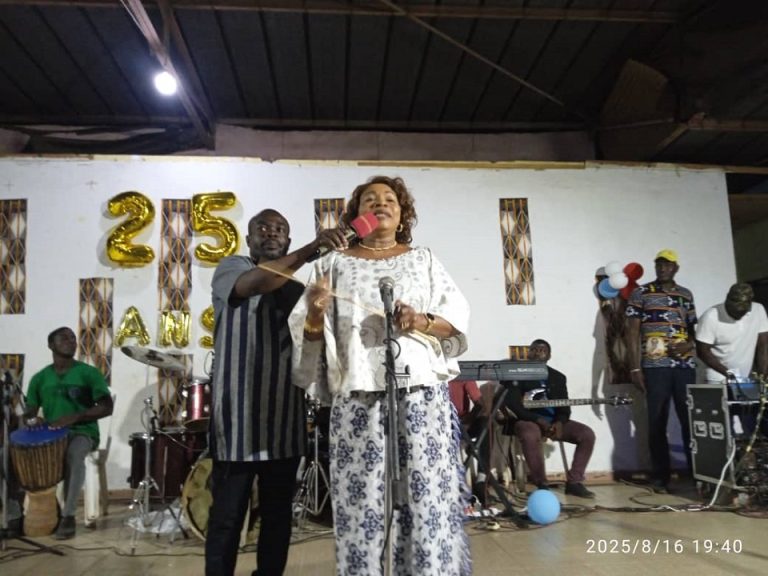 Côte d’Ivoire-AIP/ Antoinette Konan exhorte la nouvelle génération d’artistes à accepter de se faire former pour pérenniser leur carrière