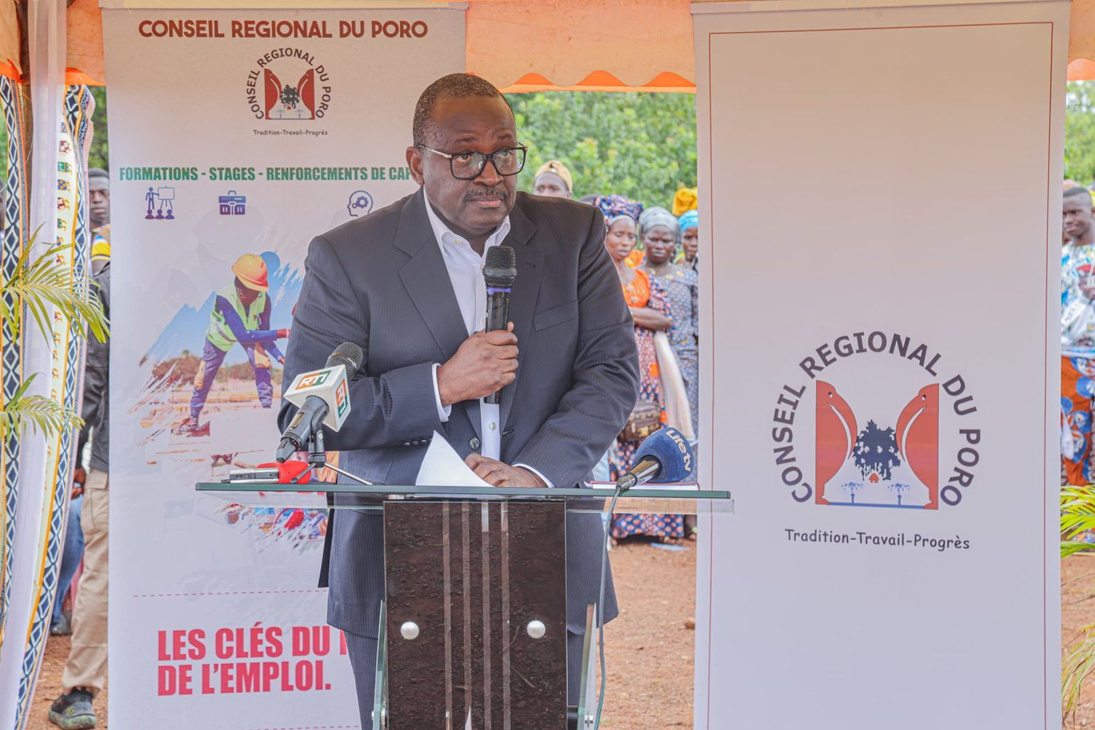Côte d’Ivoire – AIP / Le Conseil régional du Poro remet plusieurs infrastructures aux populations du Kafigué