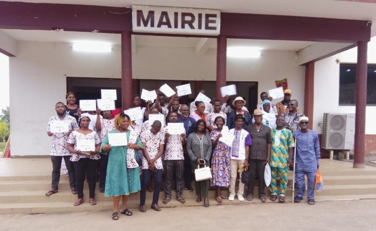 Côte d’Ivoire-AIP/ 40 artisans de Dimbokro reçoivent des diplômes de fin de formation
