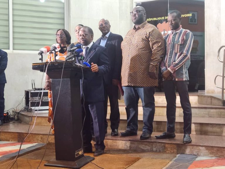 Côte d’Ivoire-AIP/ Présidentielle 2025 : Laurent Gbagbo dépose officiellement sa candidature à la CEI