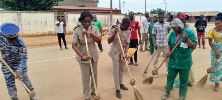 Côte d’Ivoire-AIP/ Le préfet de Bettié lance une opération grand ménage pour assainir la ville avant la Fête nationale