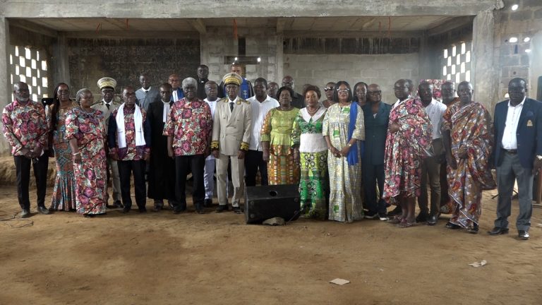 Côte d’Ivoire-AIP/Le Premier ministre apporte son soutien à l’Église méthodiste d’Assouba pour l’achèvement du temple