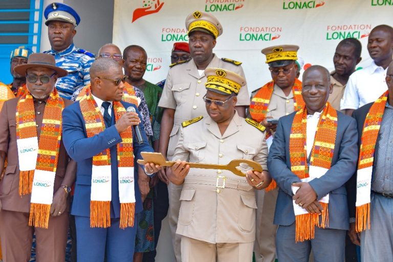 Côte d’Ivoire-AIP/ La Fondation Lonaci remet des infrastructures sociales d’une valeur de plus de 208 millions FCFA à Dimbokro