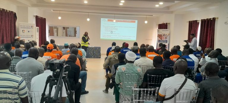 Côte d’Ivoire-AIP/ La CNPS sensibilise les transporteurs de Gbêkê et du Hambol sur les risques routiers et l’usage des stupéfiants