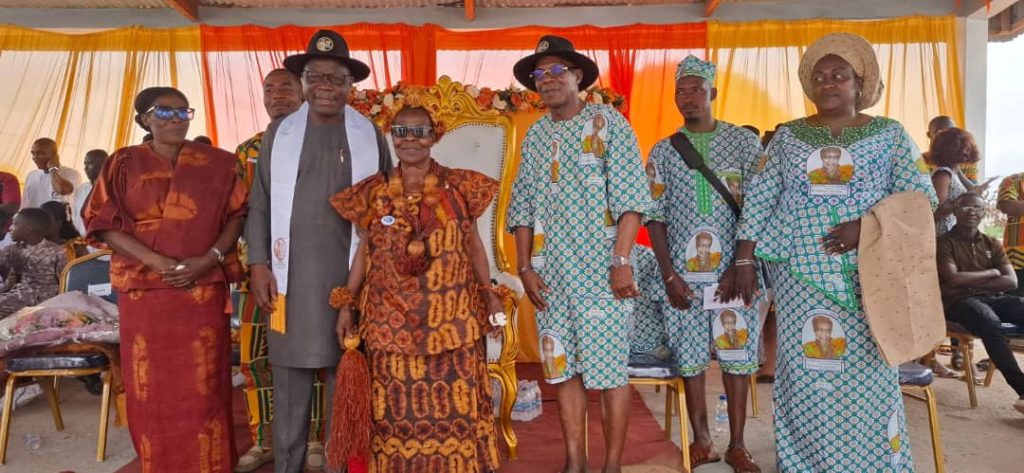 Côte d’Ivoire-AIP/ Pierre Dimba recommande les qualités de la mère du député-maire de Sikensi aux jeunes