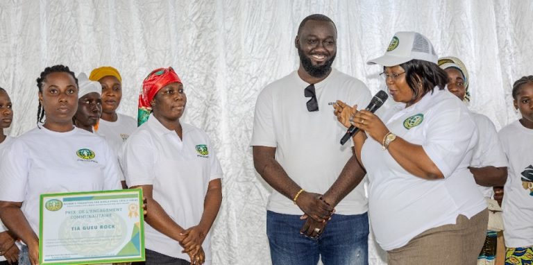 Côte d’Ivoire-AIP/ L’ONG Lame Afrique soutient la promotion du riz local pour l’autonomisation des femmes Un certificat d'engagement remis lors d'une cérémonie, vendredi 15 août 2025 à Abidjan