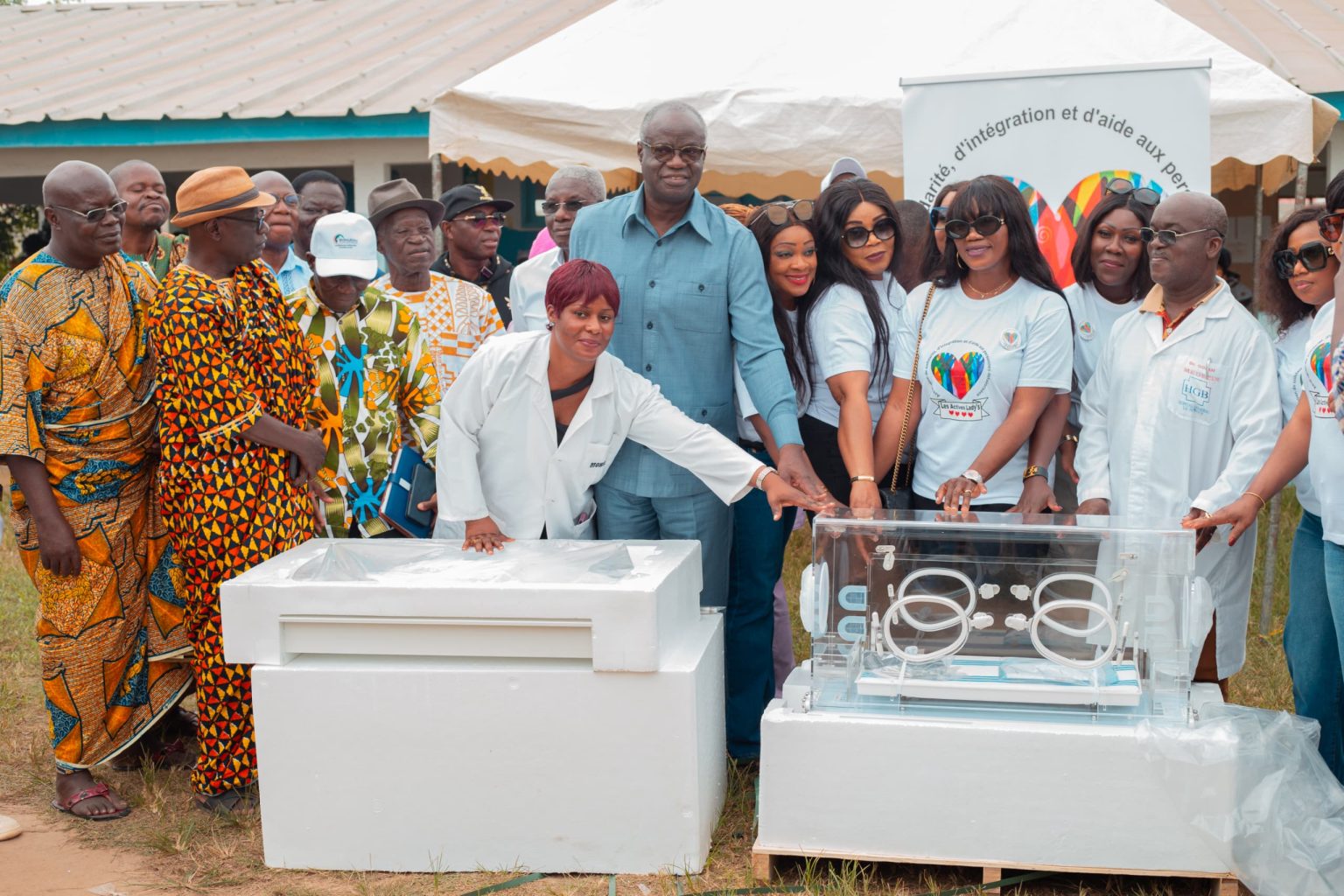 Côte d’Ivoire-AIP/ L’ONG Actives Lady’s offre une couveuse au centre de santé urbain de Yaou