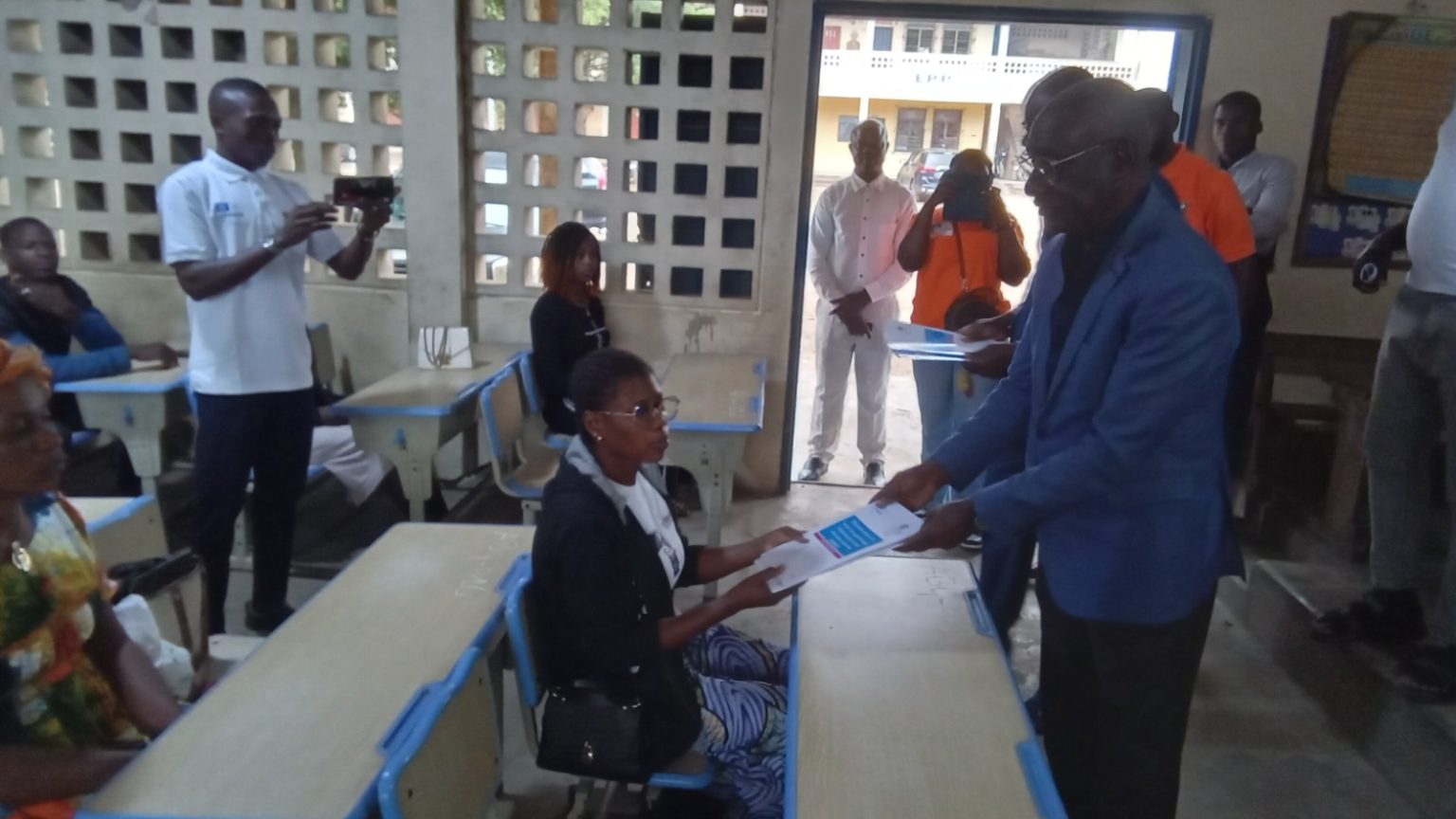 Côte d’Ivoire-AIP/ Des bénéficiaires de programme d’alphabétisation dans la DRENA Abidjan 4 évaluent leurs acquis
